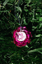 Carica l&#39;immagine nel visualizzatore di Gallery, Collana in porcellana Rose
