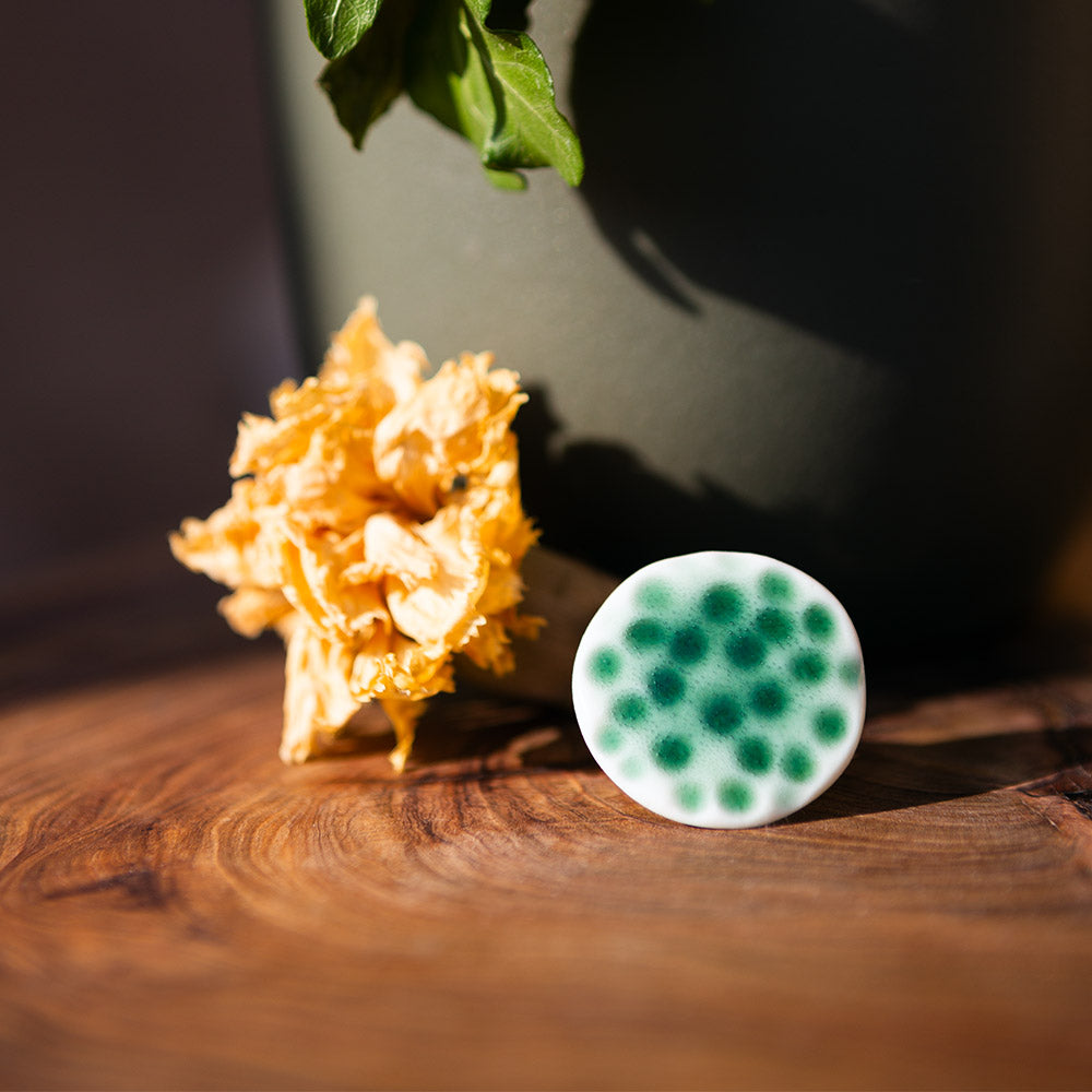 Bague en porcelaine vert d'eau