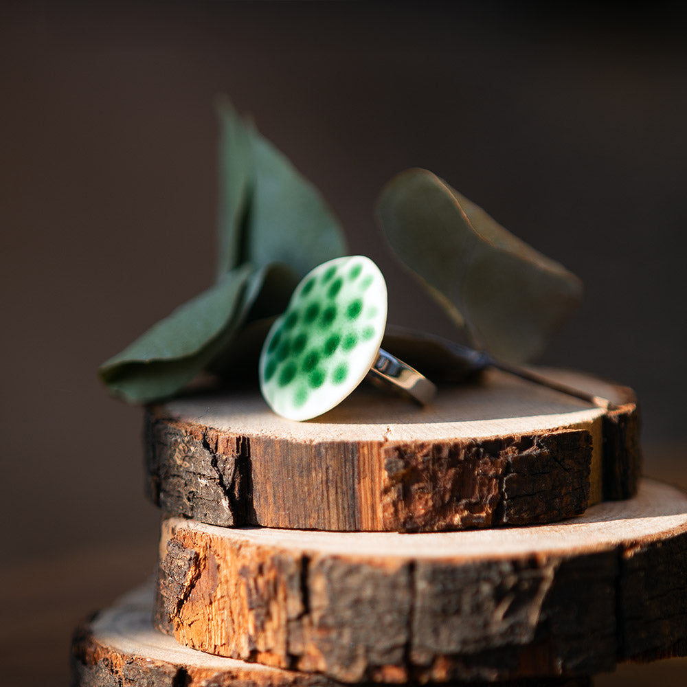 Bague en porcelaine vert d'eau