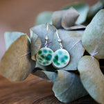 Charger l&#39;image dans la galerie, Boucles d&#39;oreilles en porcelaine vert d&#39;eau
