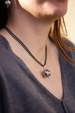 Load image into Gallery viewer, Elisabeth earrings
